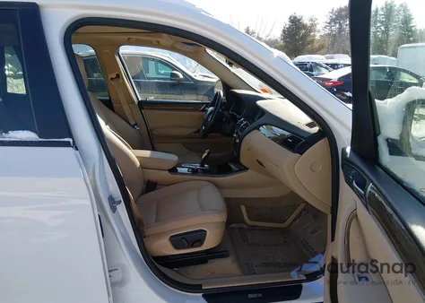 2016 BMW X3 xDrive28I z USA, uszkodzony, nr VIN 5UXWX9C56G0D88848